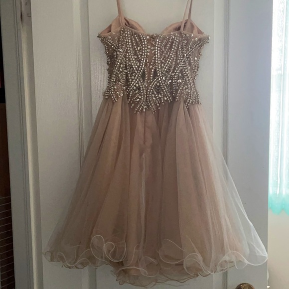 NUDE/TAN HIGH QUALITY FORMAL DRESS 💎 prom dress & graduation dress worthy 🤍 - Picture 8 of 8